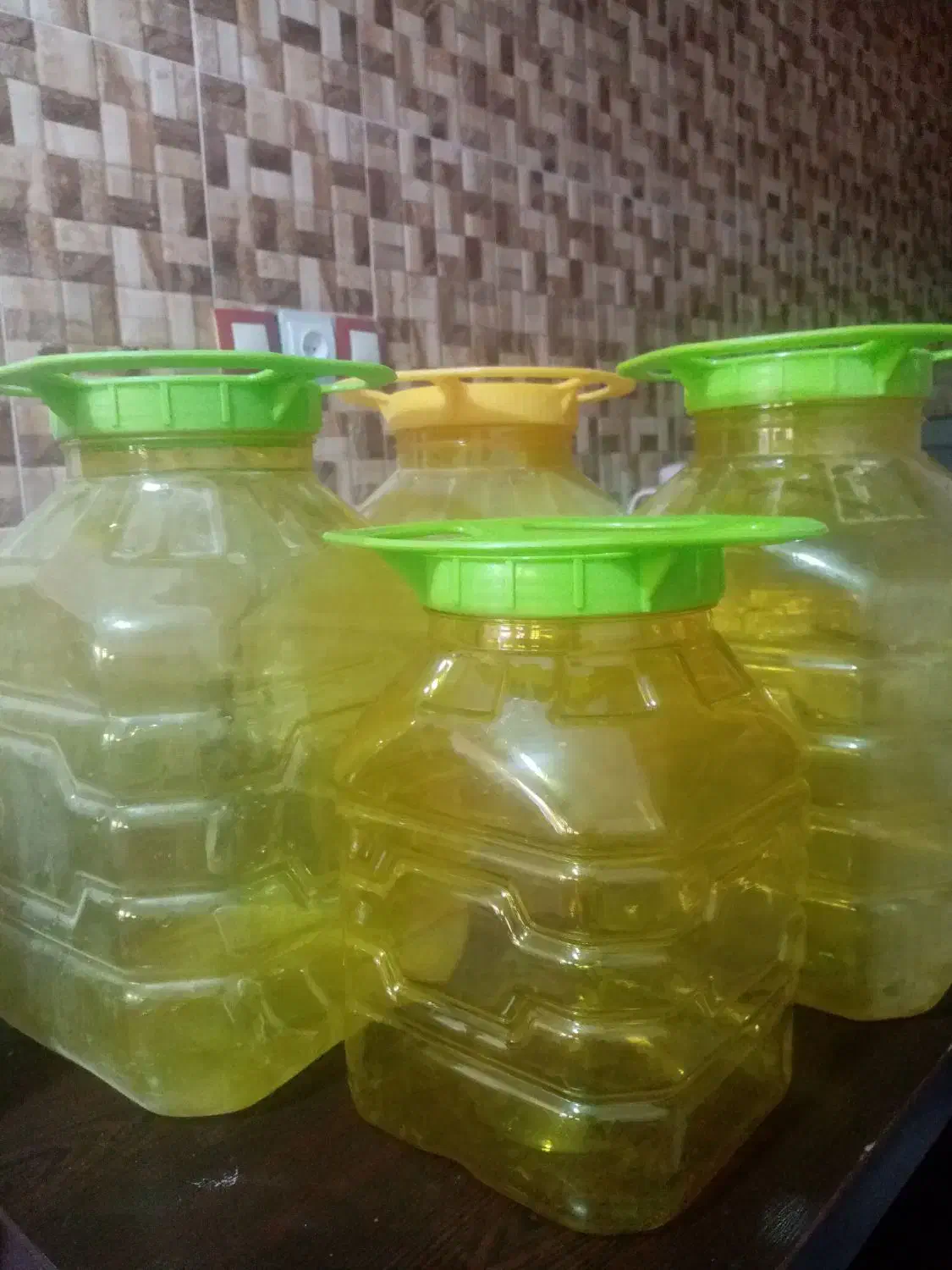 دبه های 5کیلویی و10 کیلویی|ظروف نگهدارنده، پلاستیکی، یک‌بارمصرف|برازجان, |دیوار