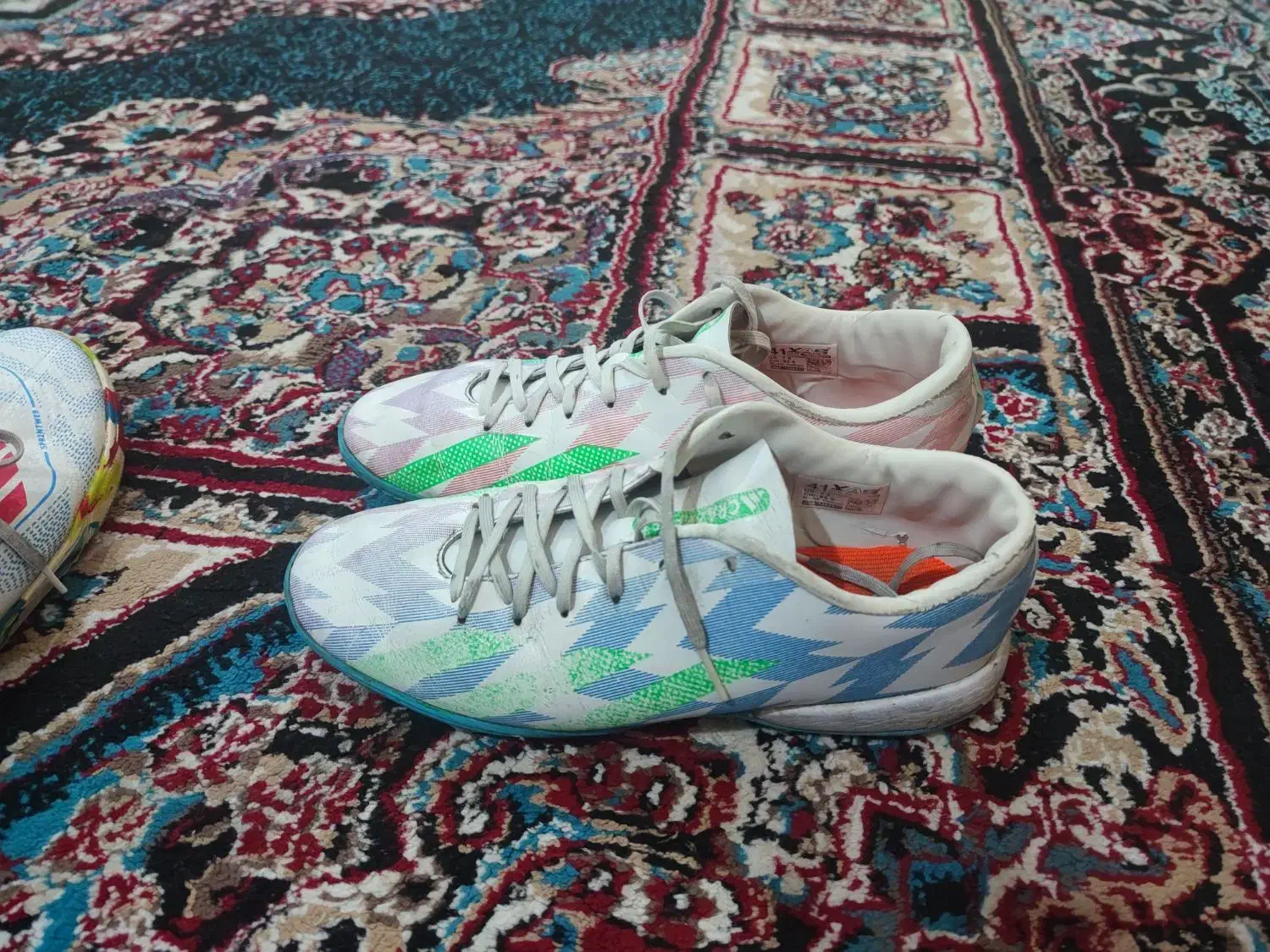 دوتا کفش ورزشی|کیف، کفش، کمربند|بندر ماهشهر, |دیوار