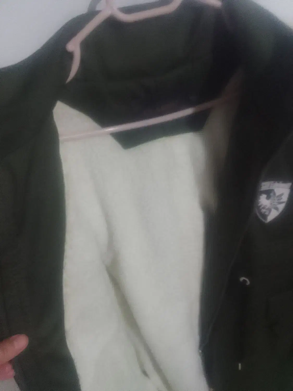 کاپشن|لباس|تربت جام, میان جام|دیوار