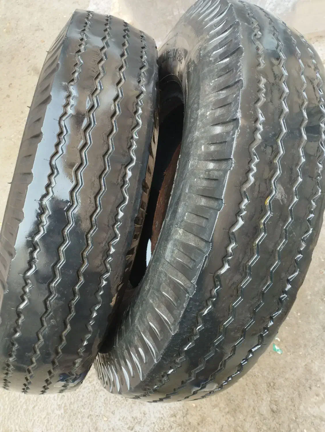 لاستیک دنا جلوی نیسان 3 سال تاریخ دارن|قطعات یدکی و لوازم جانبی|کبودرآهنگ, |دیوار