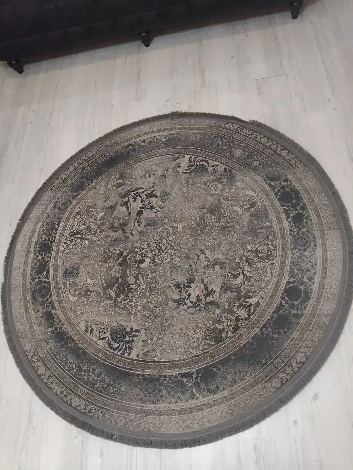 دو عدد فرش|فرش|رشت, نیکمرام|دیوار