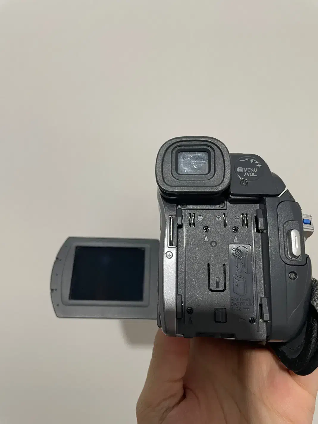 دوربین هندیکم jvc ژاپنی کاملا سالم|دوربین عکاسی و فیلم‌برداری|تهران, پونک|دیوار