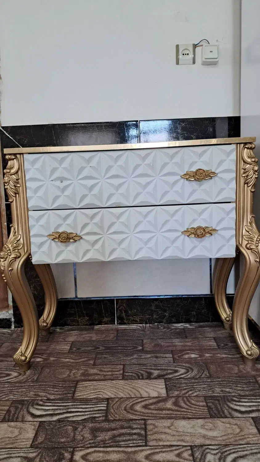 دکور کامل آرایشگاه|آرایشگاه و سالن‌های زیبایی|آزادشهر, |دیوار