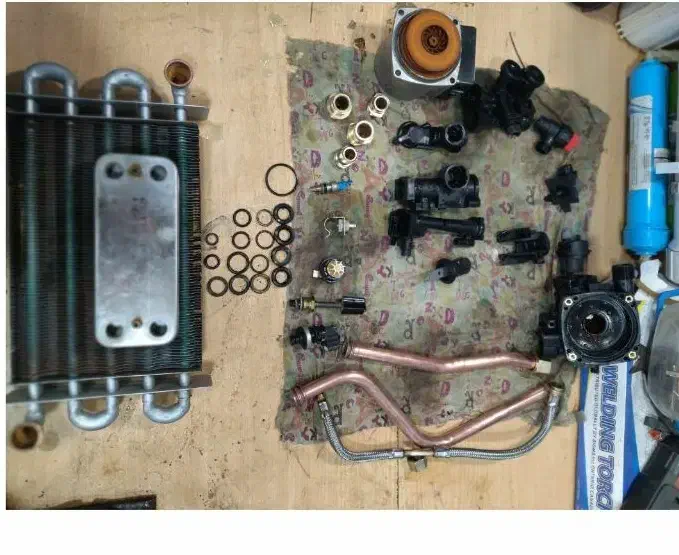 خدمات تخصصی پکیج دیواری کولر گازی با ضمانت کار|خدمات پیشه و مهارت|رشت, جهاد|دیوار