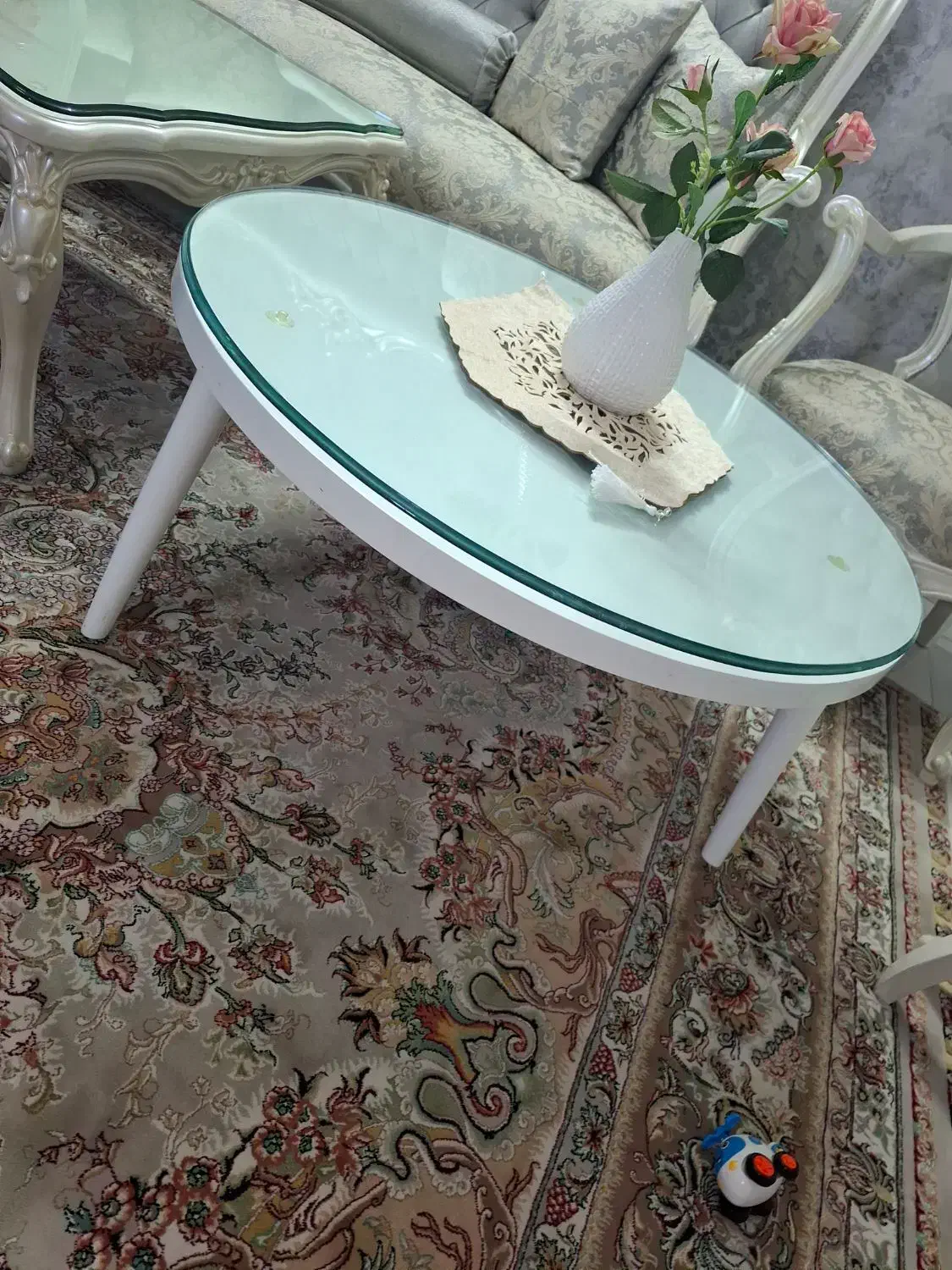 میز قطر ۹۰ چوبی سفید با شیشه ضخیم|مبلمان خانگی و میز عسلی|مشهد, زمرد|دیوار