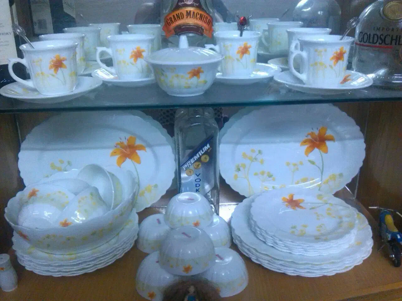 دودست سرویس هفت نره ارکوپال وچینی|ظروف سرو و پذیرایی|ری, منصوریه منگل|دیوار