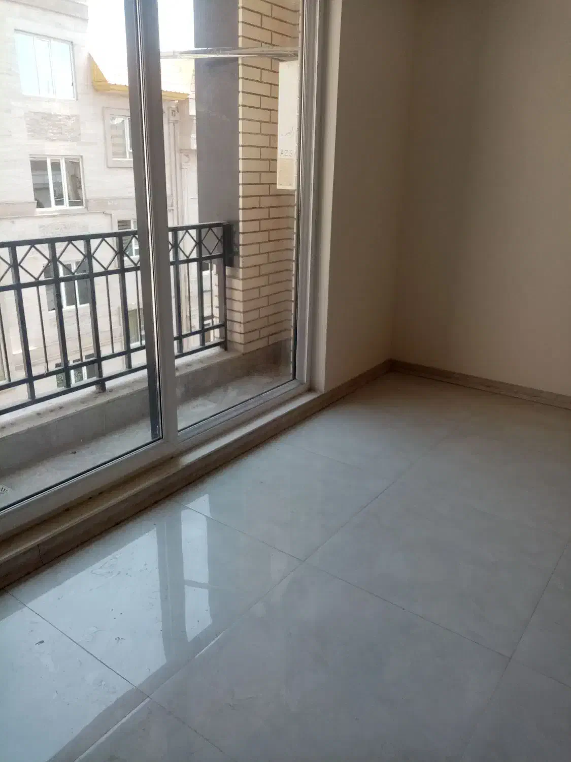 104 متر نوساز ستارخان توحید دو کله نورگیر خوب