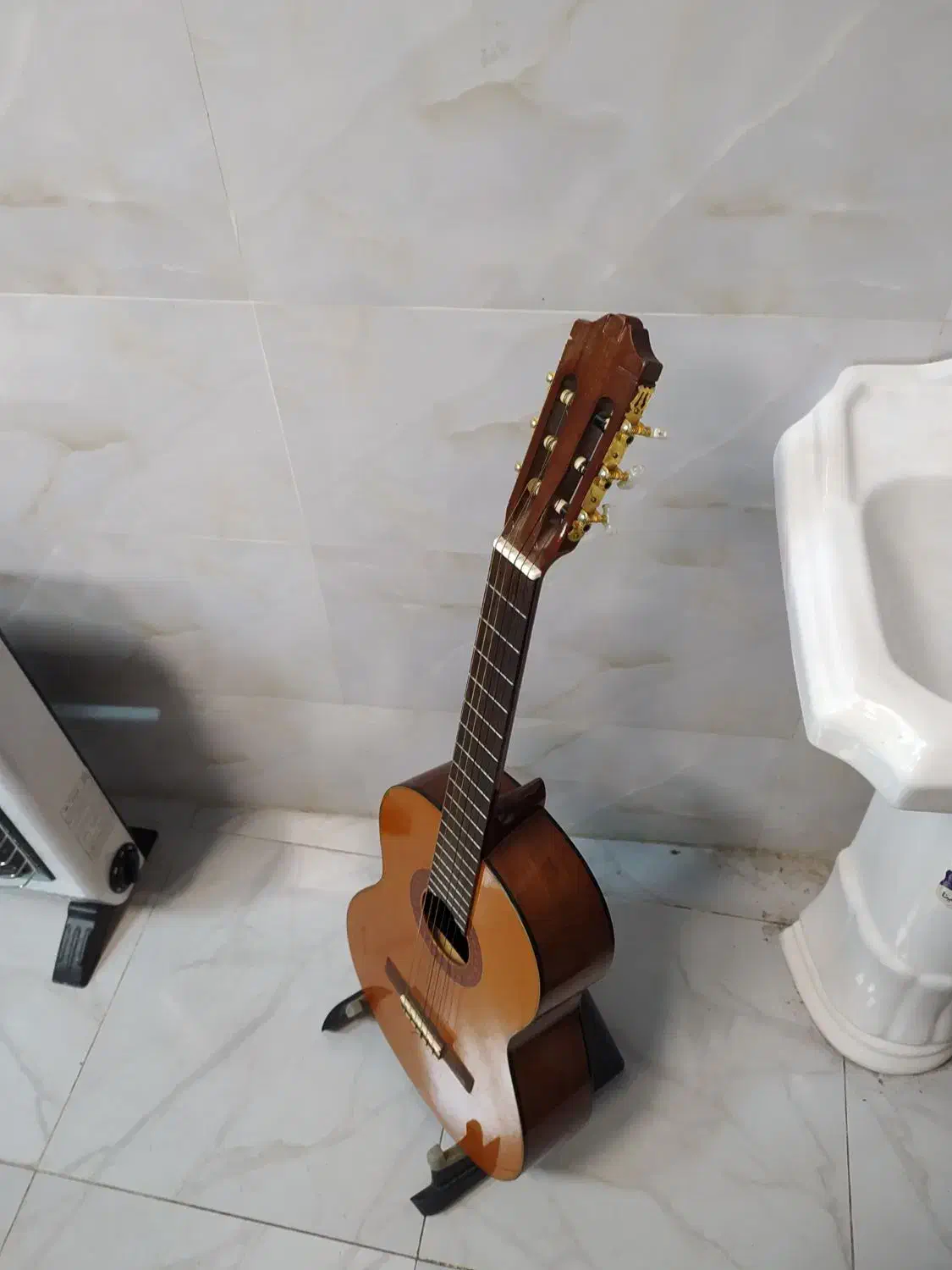 گیتاراصل c70 اندلوزی|گیتار، بیس، امپلیفایر|صوفیان, |دیوار