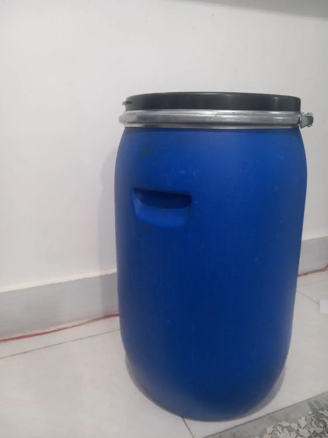 بشکه ۶۰ لیتری|ظروف نگهدارنده، پلاستیکی، یکبارمصرف|ساوه, |دیوار