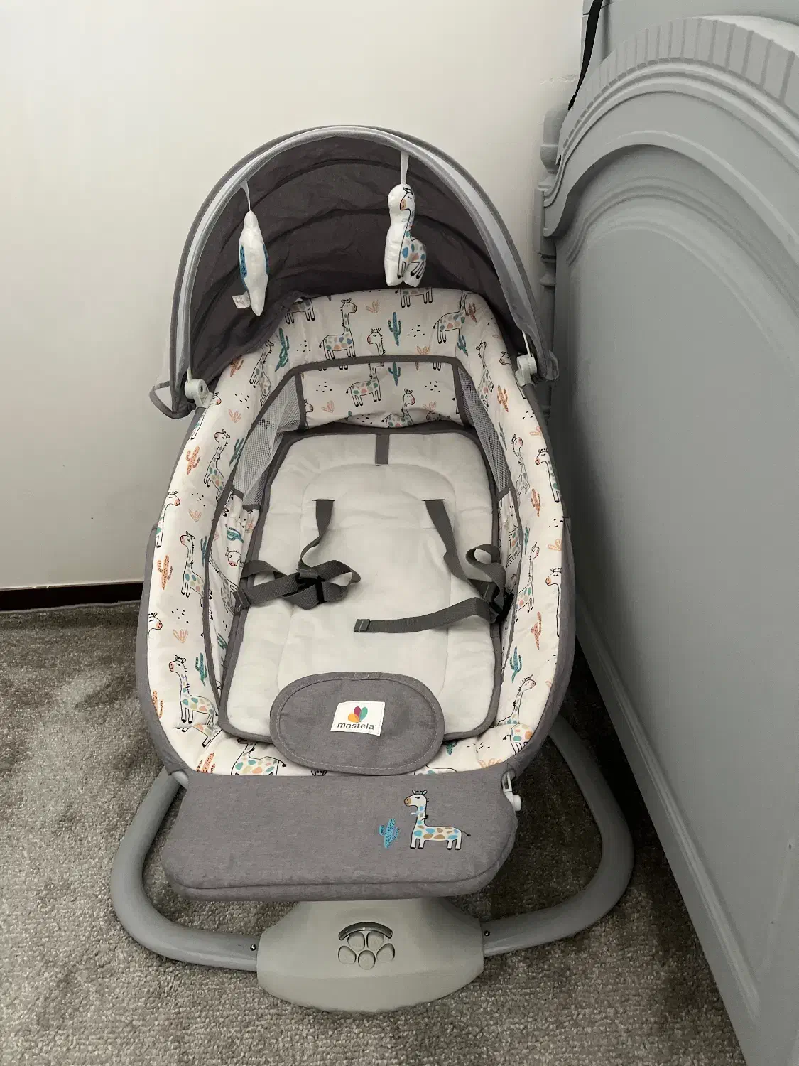 گهواره برقی ماستلا در حد نو|تخت و صندلی بچه|قائم‌شهر, |دیوار