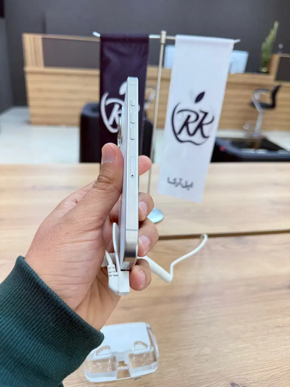 آیفون ۱۶ پرو ریجستر شده سفید|موبایل|آران و بیدگل, |دیوار