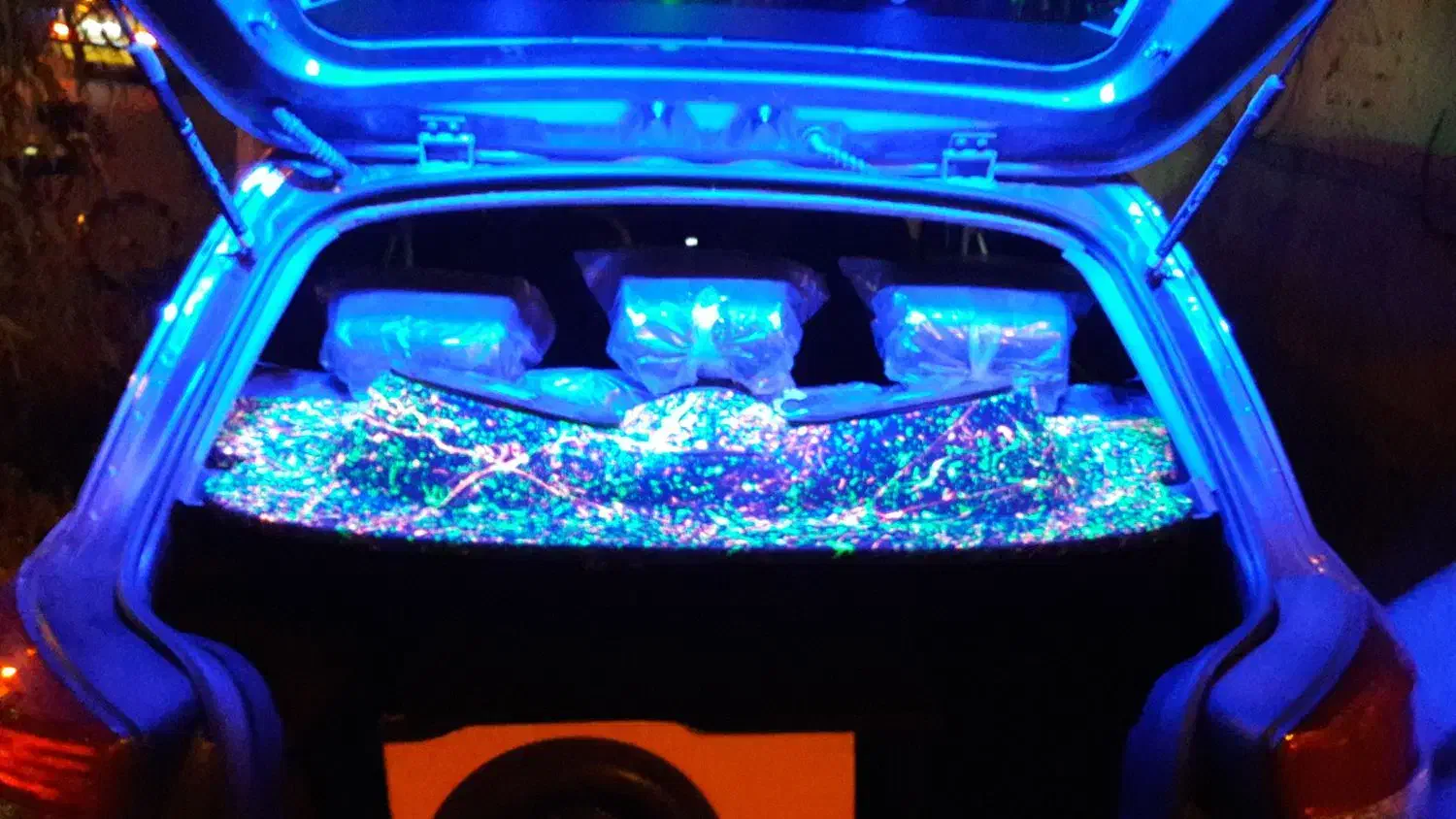 انواع طاقچه های سه بعدی یا برجسته خودرو|قطعات یدکی و لوازم جانبی|قم, حنیف نژاد|دیوار