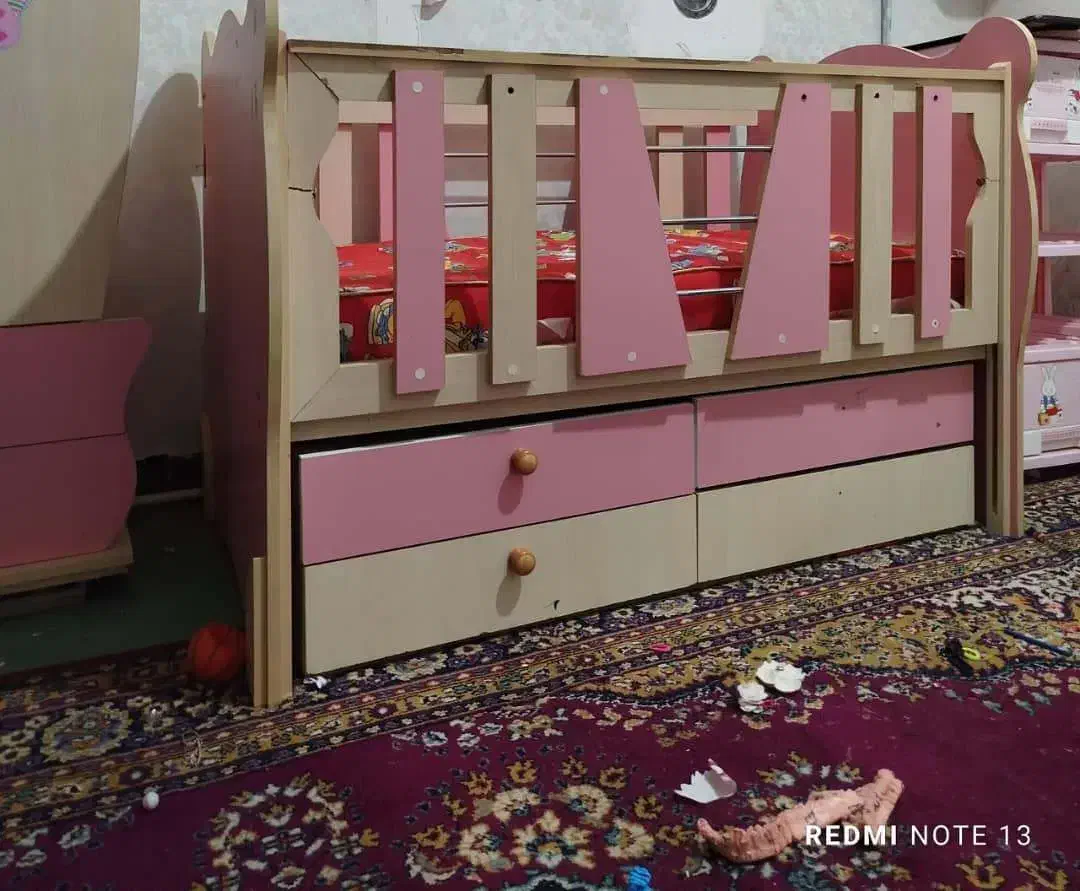 فروش تخت و کمد و تشک خواب کودک دست دوم|تخت و سرویس خواب|لار, |دیوار
