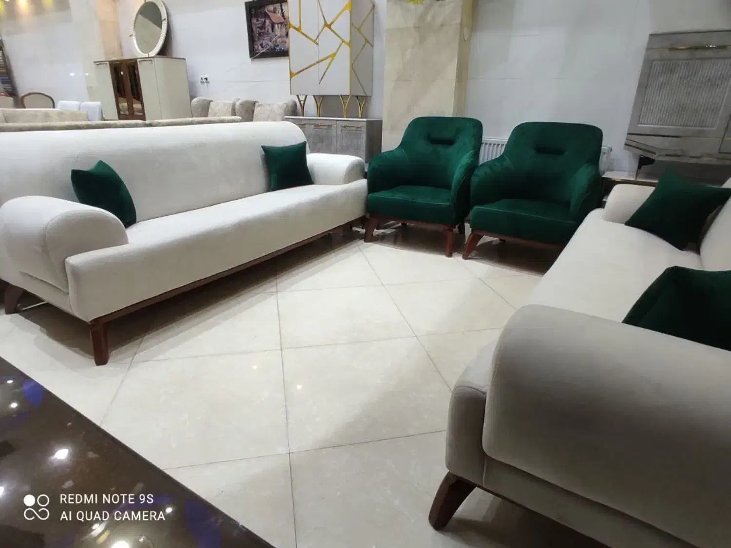 مبل مینیمال کمجا راحتی مورنا گالری کلبه چوب|مبلمان خانگی و میز عسلی|قم, زنبیل آباد|دیوار