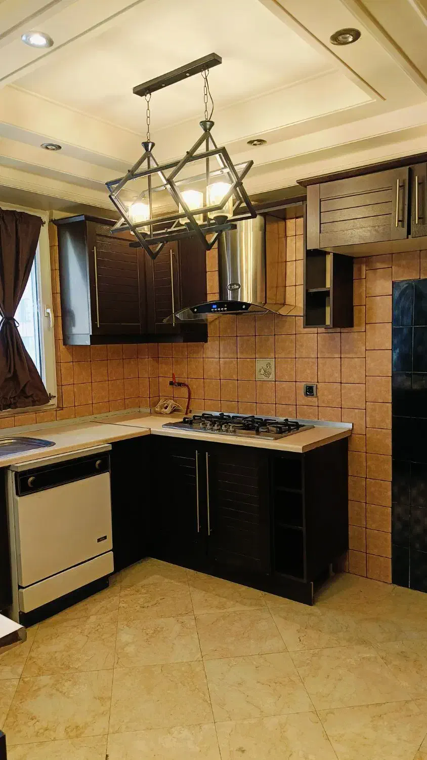 ولنجک 104 متر تک واحدی طبقه آخر