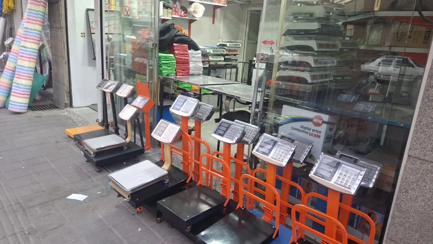 ترازو دیجیتالی ۱۵۰ کیلویی و ۳۰۰ کیلویی محک و کمری|فروشگاه و مغازه|تهران, اسفندیاری|دیوار