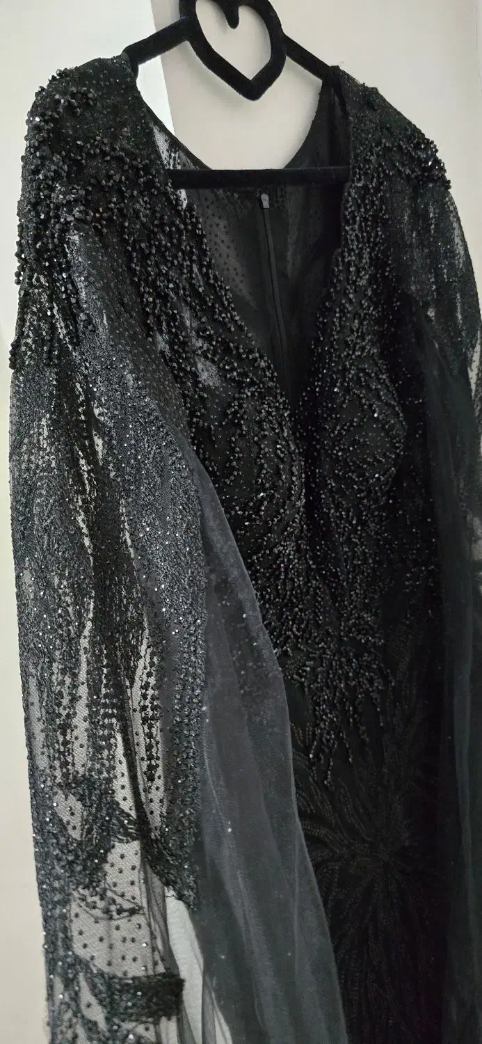 لباس مجلسی|لباس|اصفهان, شیخ اشراق|دیوار