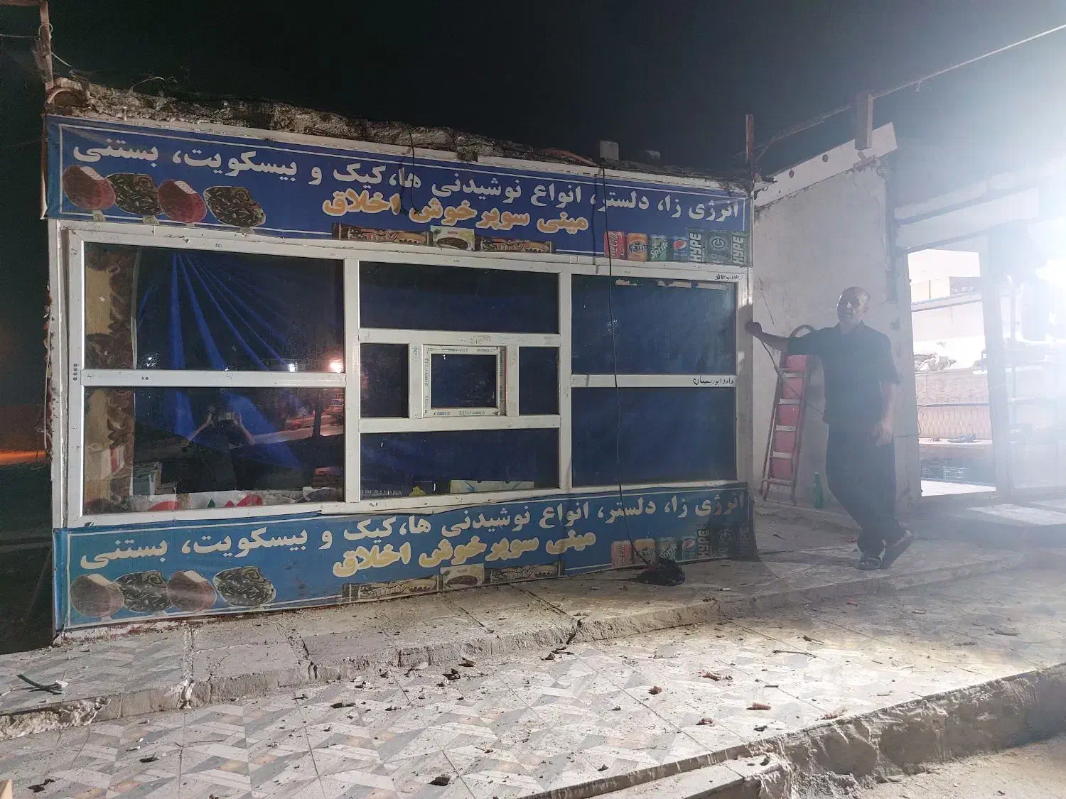 دکه 16 متری در بلوار هاشمی خرمشهر|اجارهٔ مغازه و غرفه|اهواز, کوی مندلی(سه راه خرمشهر)|دیوار