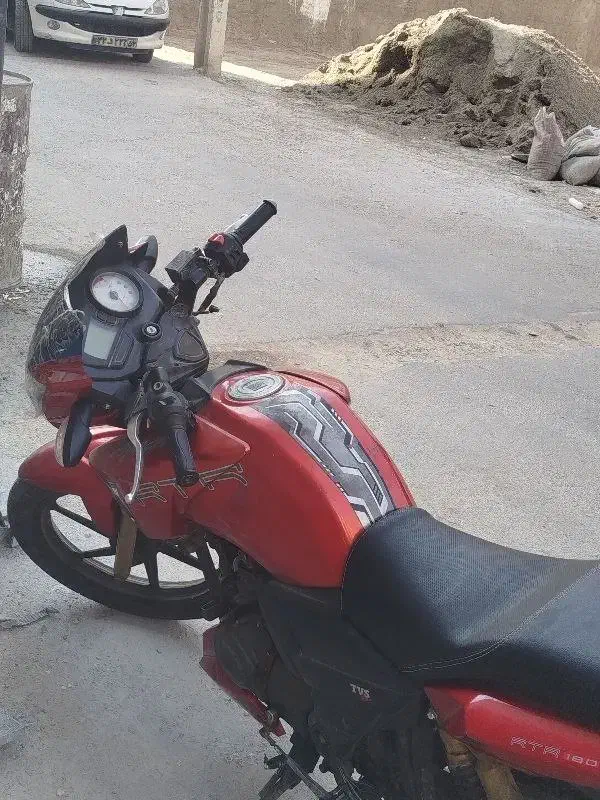 موتور آپاچی۱۸۰ طرح جدید تمیز خونگی|موتورسیکلت|اصفهان, خانه اصفهان|دیوار