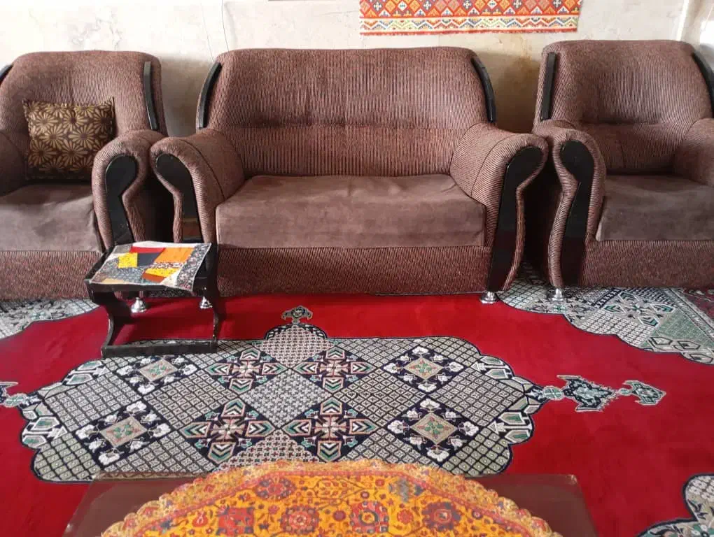 مبلمان راحتی در حد نو|مبلمان خانگی و میز عسلی|آباده, |دیوار