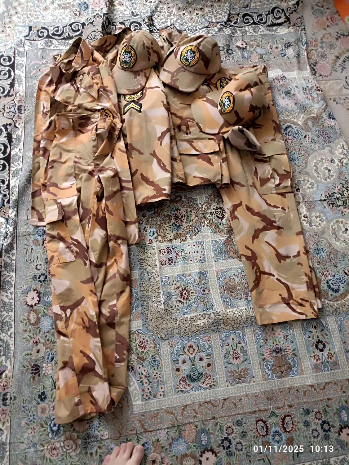 لباس نظامی وزارت دفاع|لباس|شیراز, گود عربان|دیوار