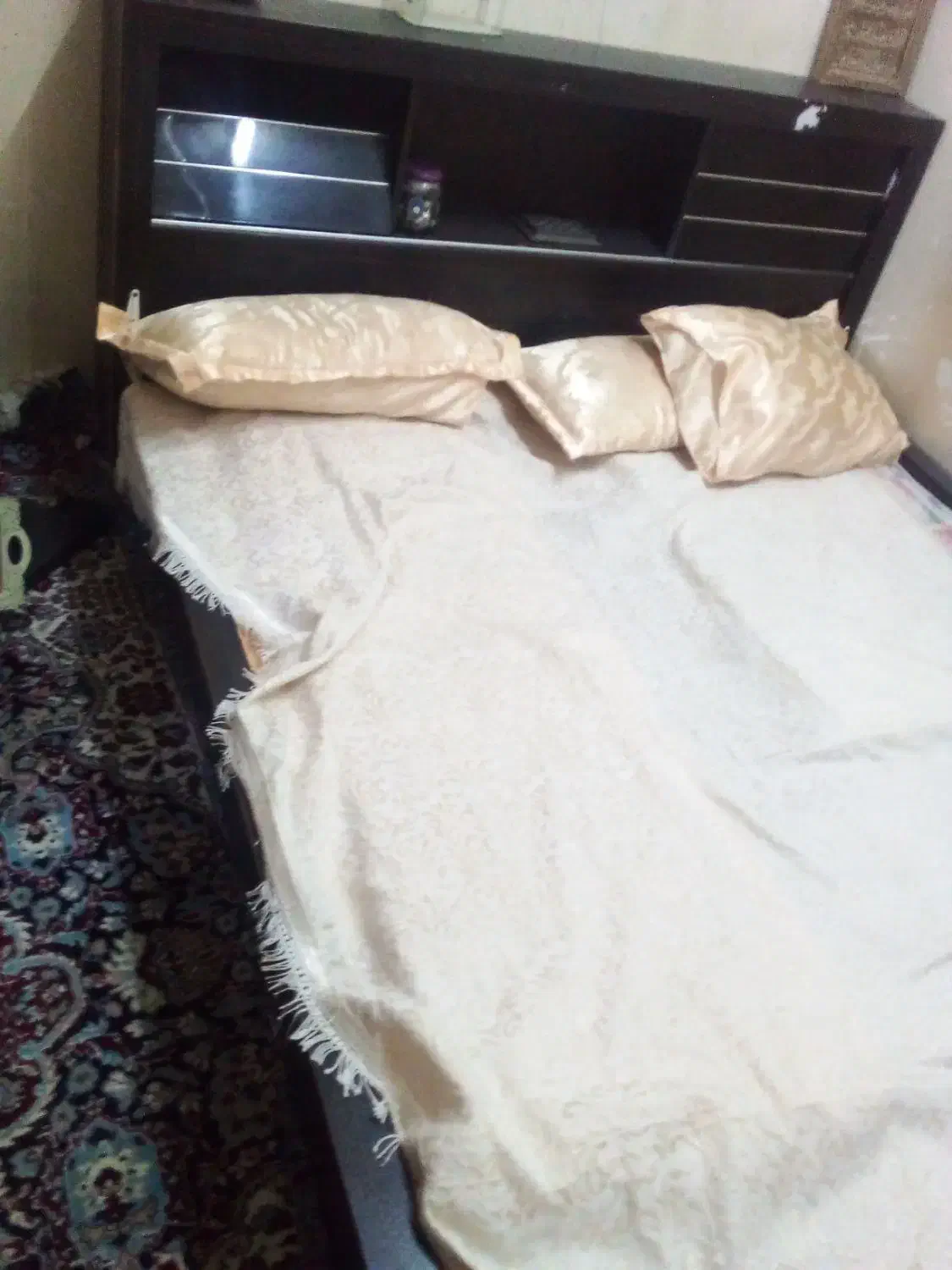 میز تلویزیون و تخت خواب دونفره|مبلمان خانگی و میز عسلی|خرمشهر, |دیوار