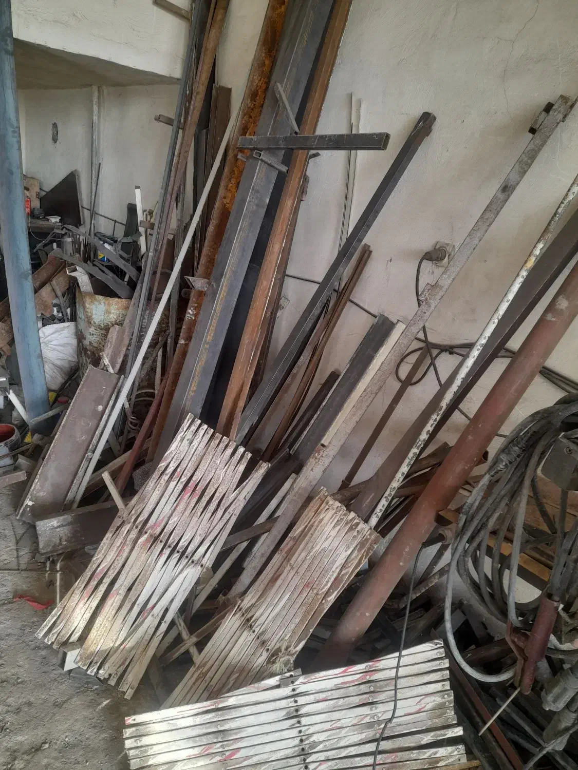 خرید ضایعات اهن الات|خدمات پیشه و مهارت|اردبیل, |دیوار