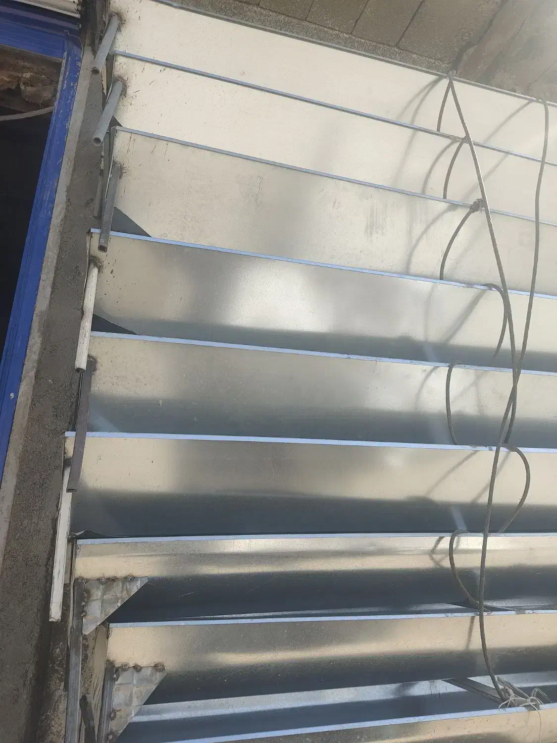 فروش انواع اخور ودرب نو دست دوم|عمده‌فروشی|بروجن, |دیوار