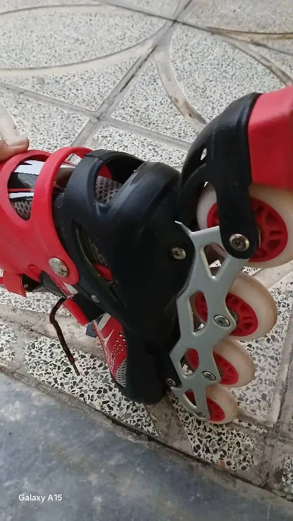 کفش چرخدار  adjustable|دوچرخه، اسکیت، اسکوتر|اصفهان, باغ فدک|دیوار