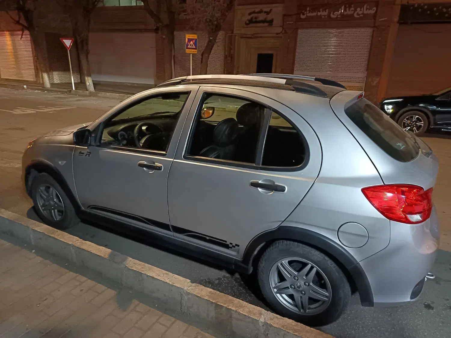 کوییک آر 1401|خودرو سواری و وانت|قزوین, |دیوار