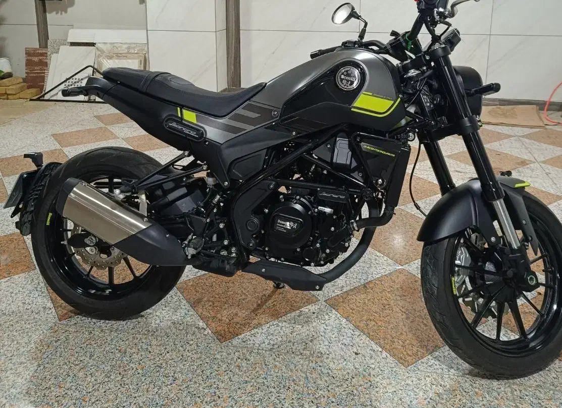 بنلی لئونچینو|موتورسیکلت|تویسرکان, |دیوار