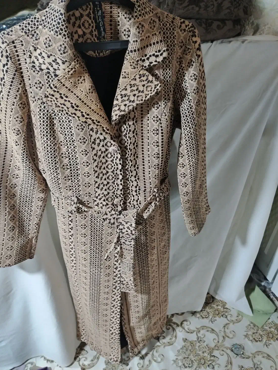 پالتو|لباس|مرند, |دیوار