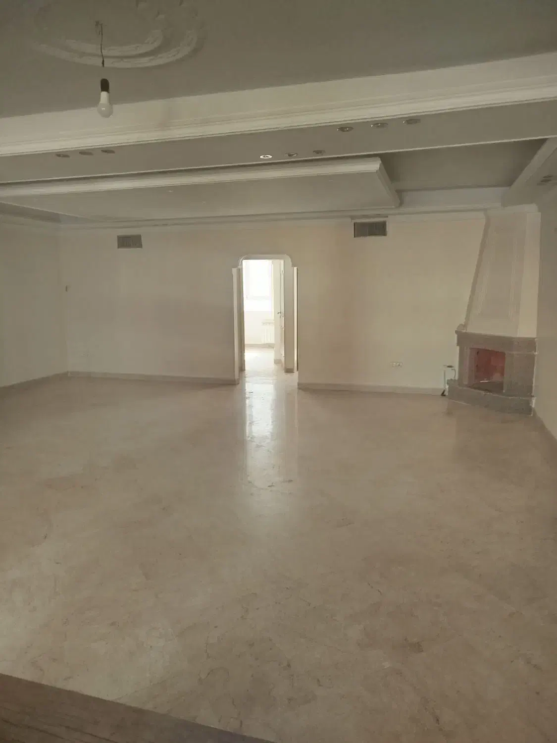 ۱۱۴مترتهرانسرشهرک آزادی تک واحدتخلیه(مالک )