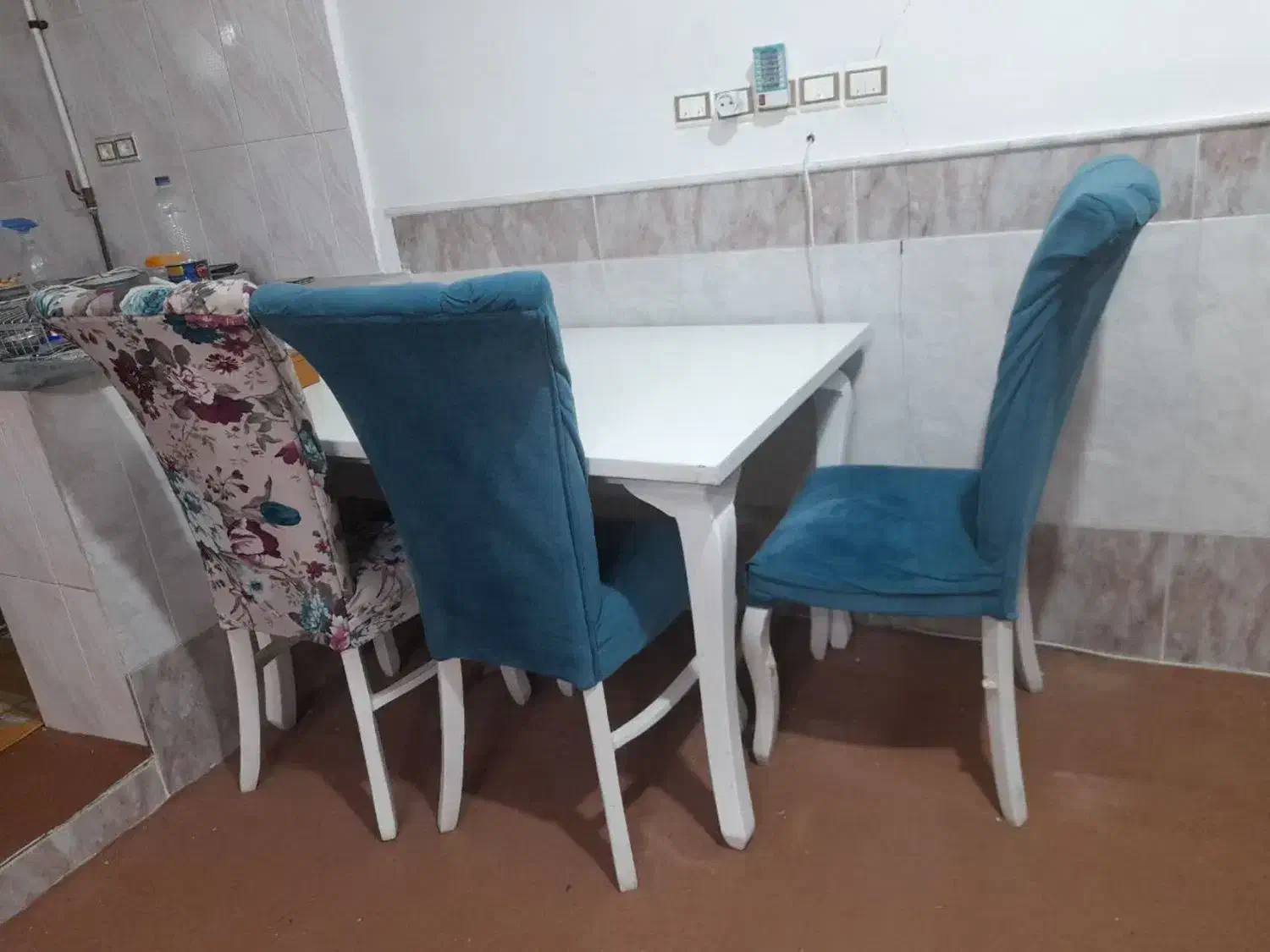 مبل ۷ نفره راحتی،کارکرده و تمیز با میزغذاخوری|مبلمان خانگی و میز عسلی|قم, باغ شریفی|دیوار