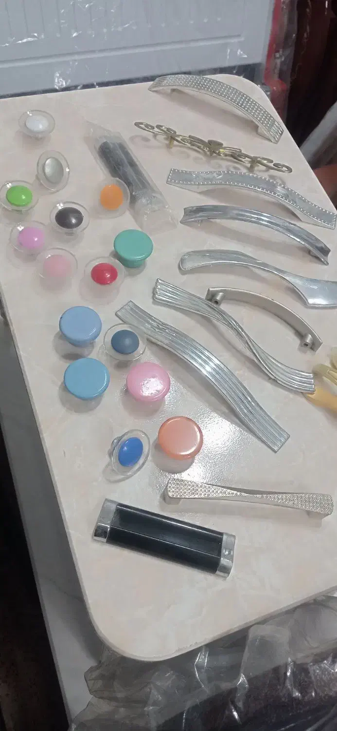 تعداد محدودی دستگیره وپایه مبل و...|مصالح و تجهیزات ساختمان|جلفا, |دیوار