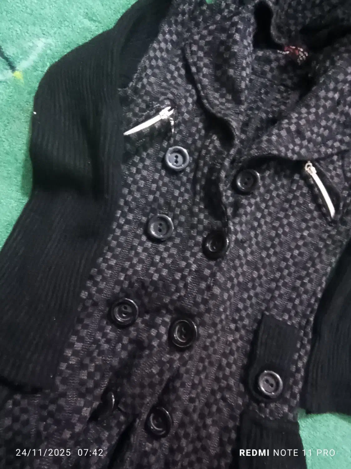 پالتوی بافتنی برای 15تا 20 سال فقط 300تومن|لباس|خرمشهر, |دیوار