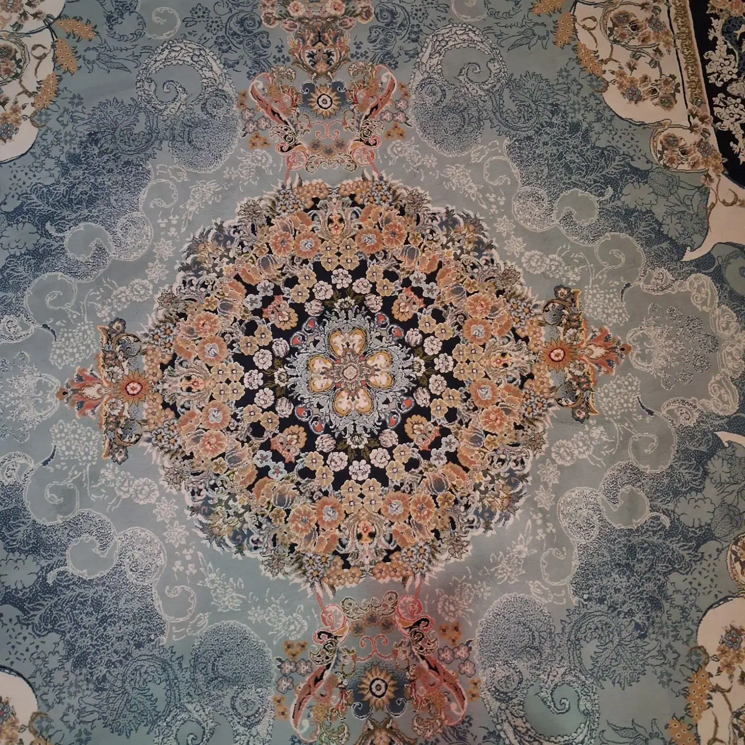 یک عدد فرش ۴متری ۵ملیون|فرش|لاهیجان, گلستان|دیوار