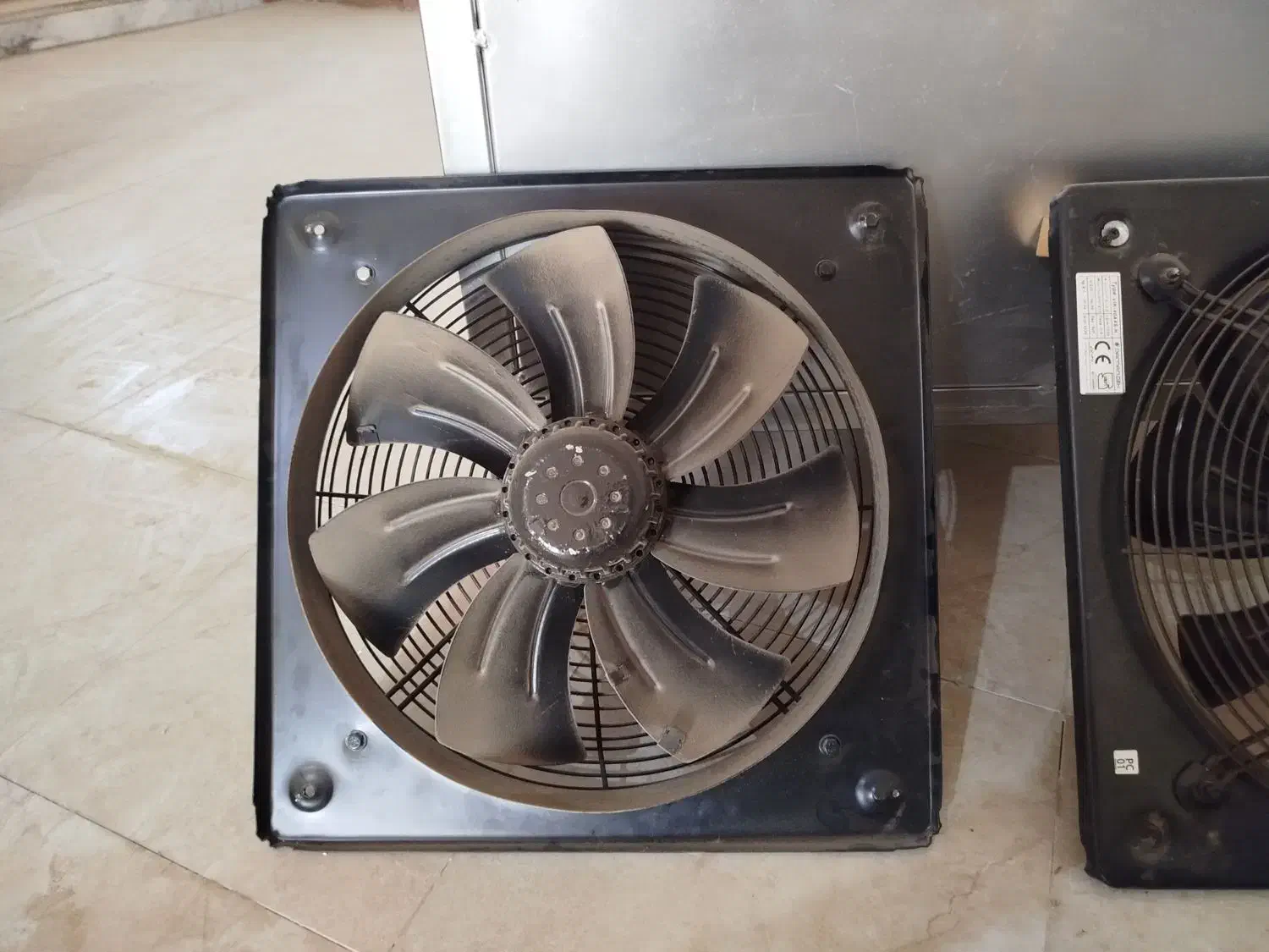 فن مکنده بسیارقوی درحدنو|پنکه و تصفیه‌کنندهٔ هوا|بندر کنگان, |دیوار