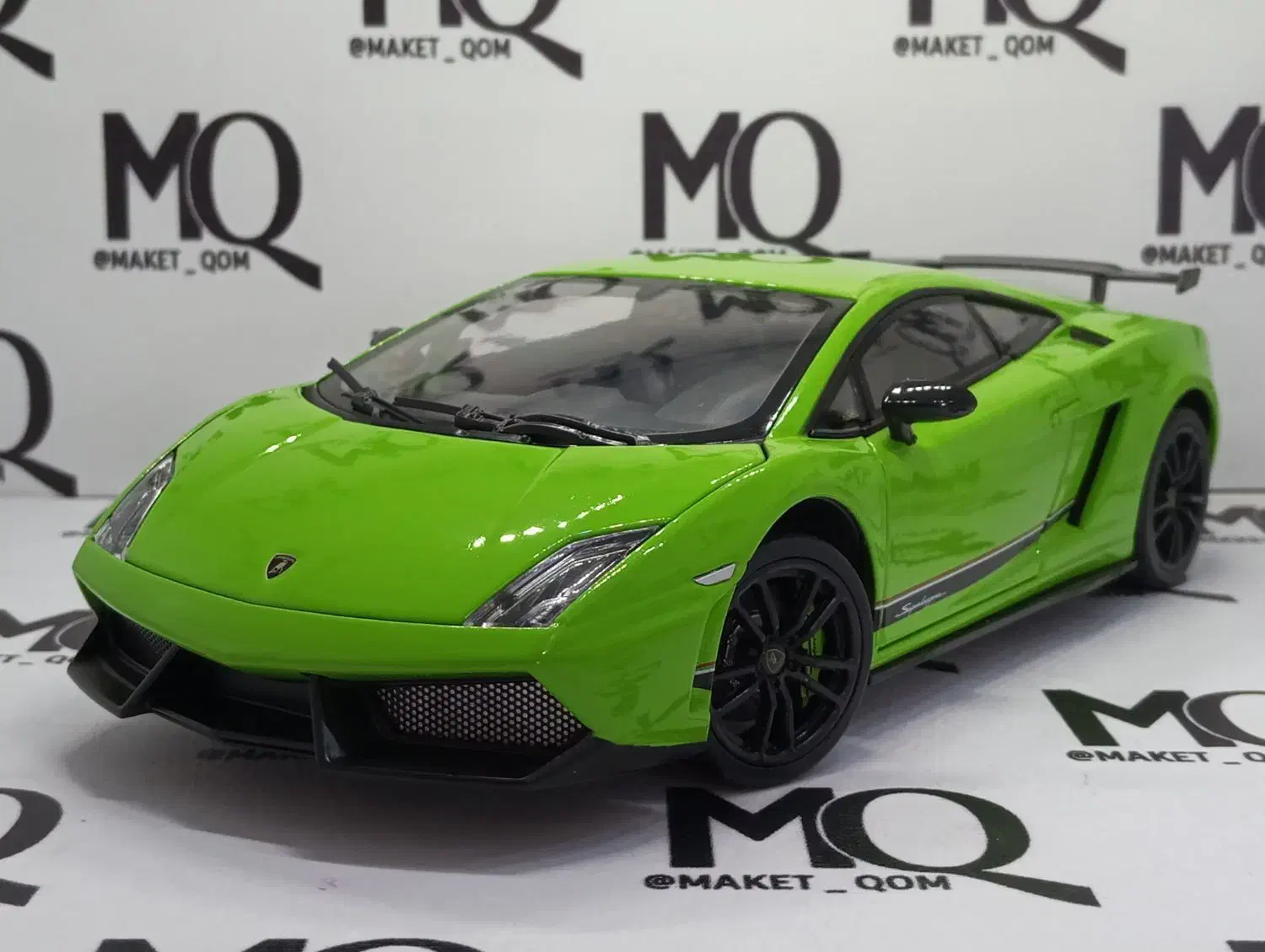 ماکت لامبورگینی گالاردو حرفه ای 1/18|کلکسیون و سرگرمی|تهران, فردوسی|دیوار