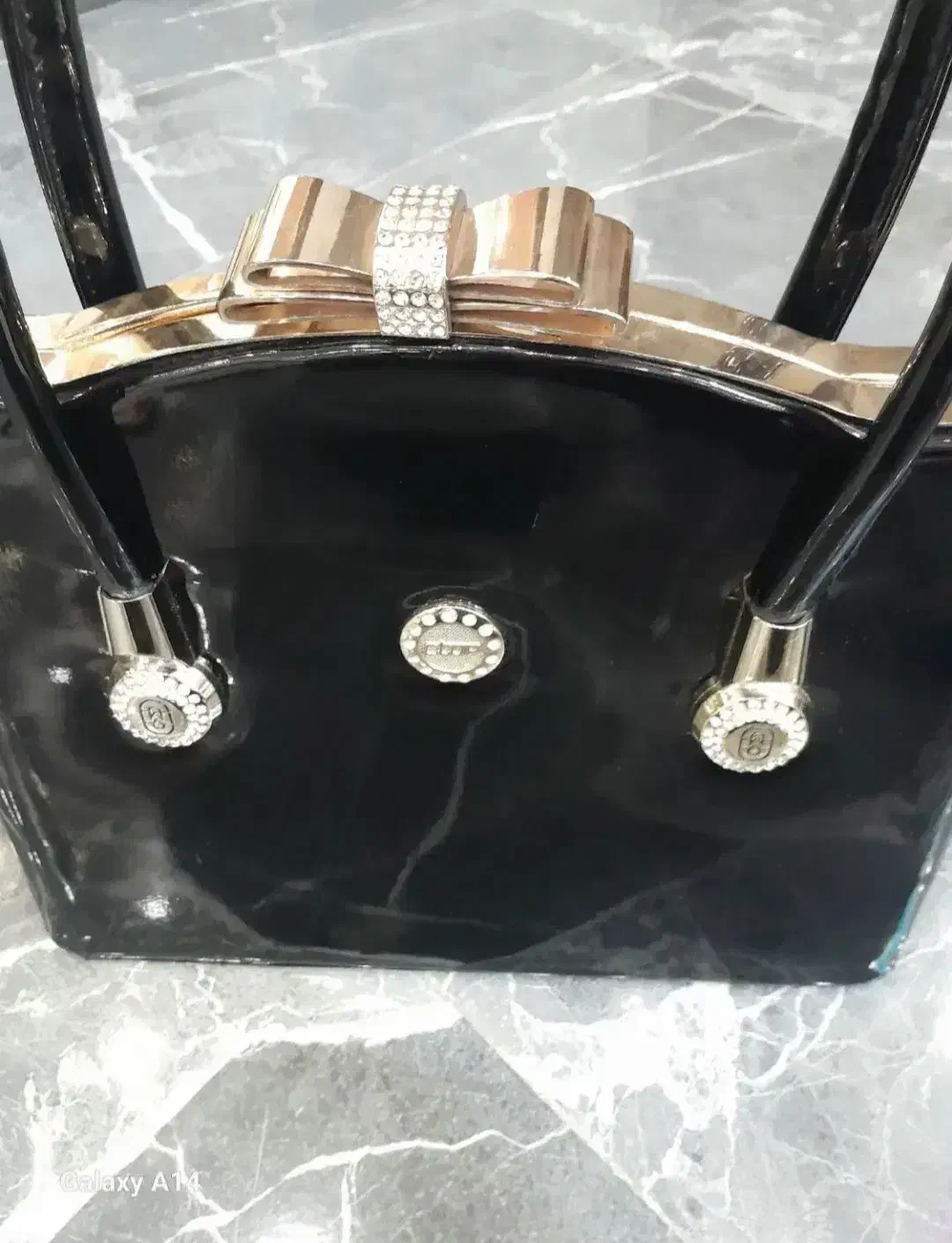 کیف مجلسی|کیف، کفش، کمربند|رشت, آزادگان|دیوار