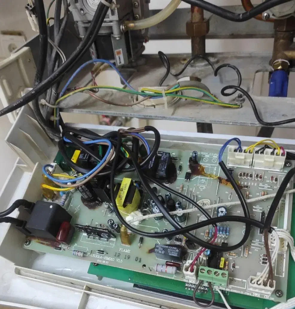 تعمیرات و نصب انواع پکیج و آبگرمکن نصب و تعمیر پمپ|خدمات پیشه و مهارت|تهران, سهروردی|دیوار