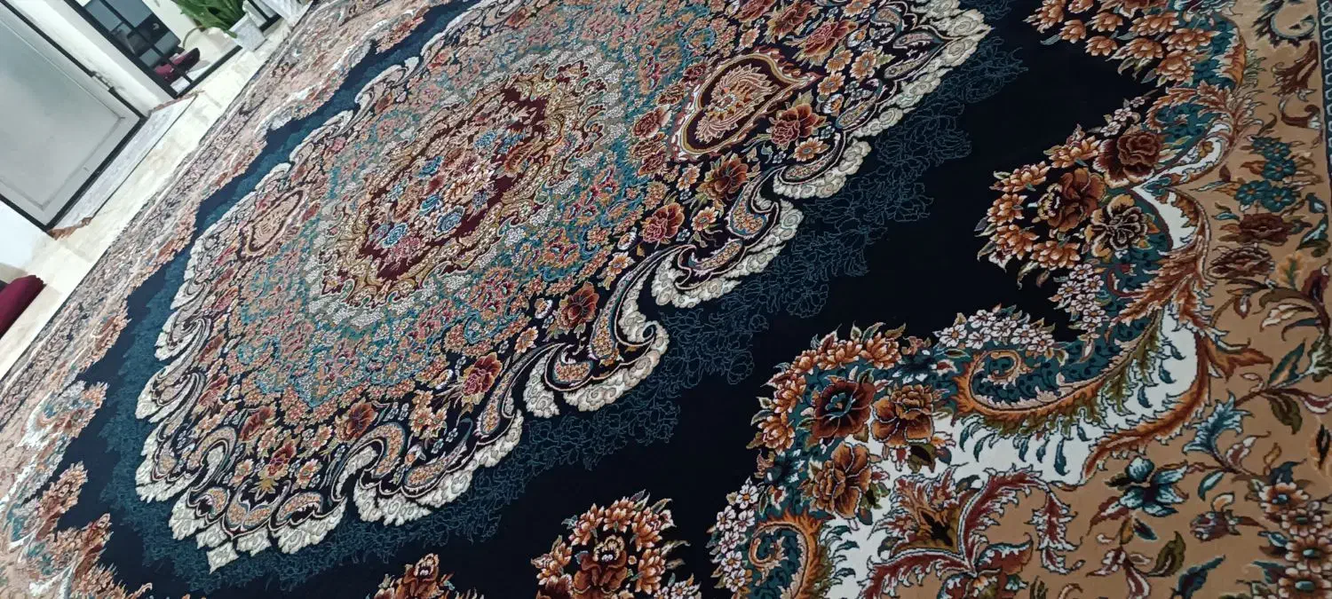 یک تخته فرش دوازده متری ۷۰۰ شانه نو|فرش|قائم‌شهر, |دیوار