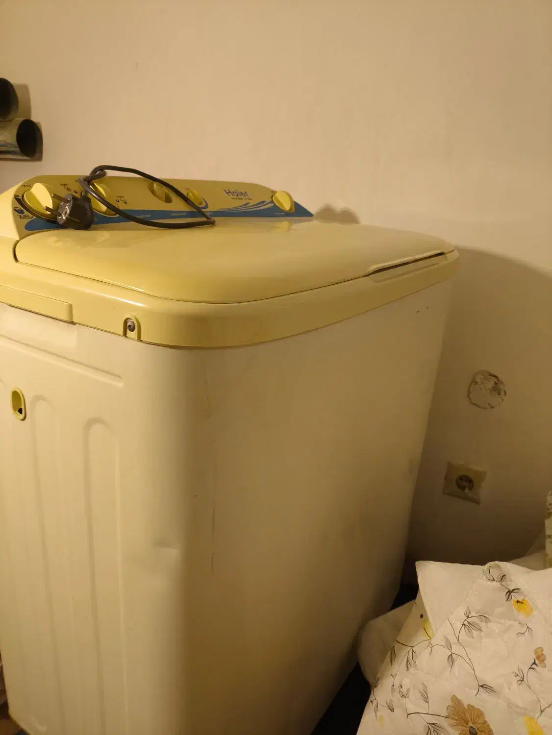 ماشین لباسشویی برند haier هفت کیلویی|ماشین لباسشویی و خشک‌کن لباس|گالیکش, |دیوار