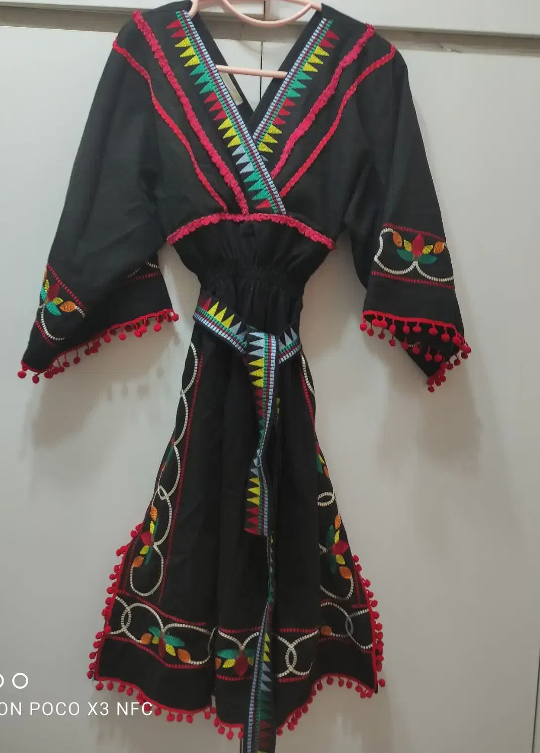 لباس مجلسی محلی|لباس|ابریشم, |دیوار