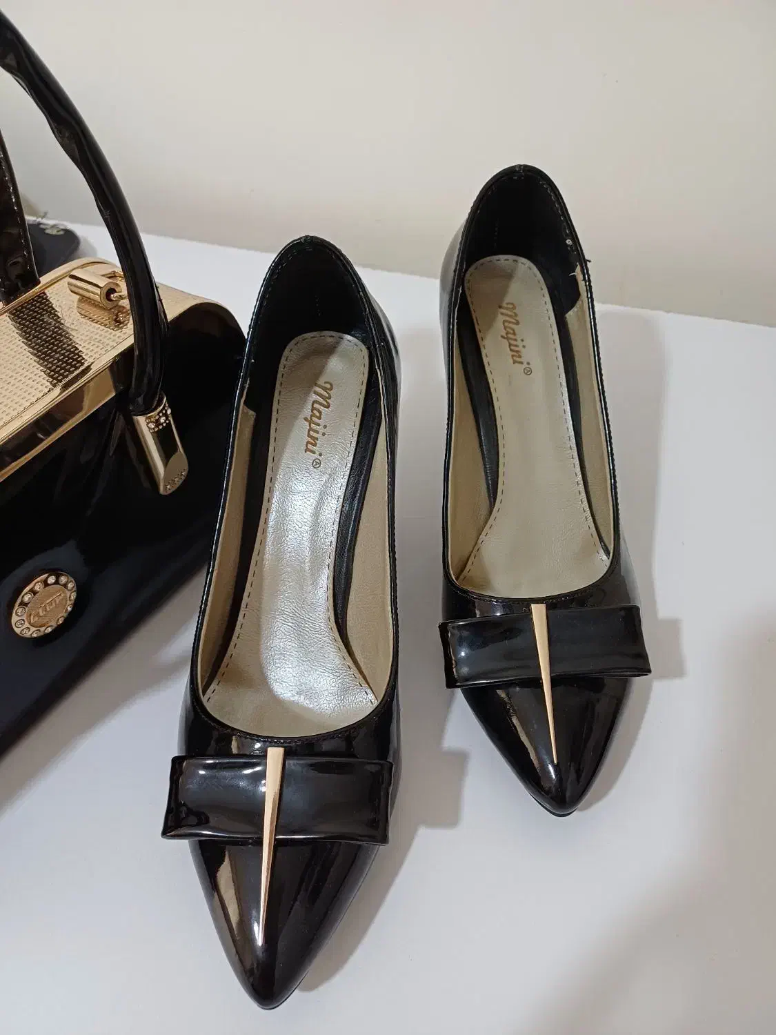 کیف و کفش ورنی اصل|کیف، کفش، کمربند|رباط‌کریم, رباط‌کریم|دیوار