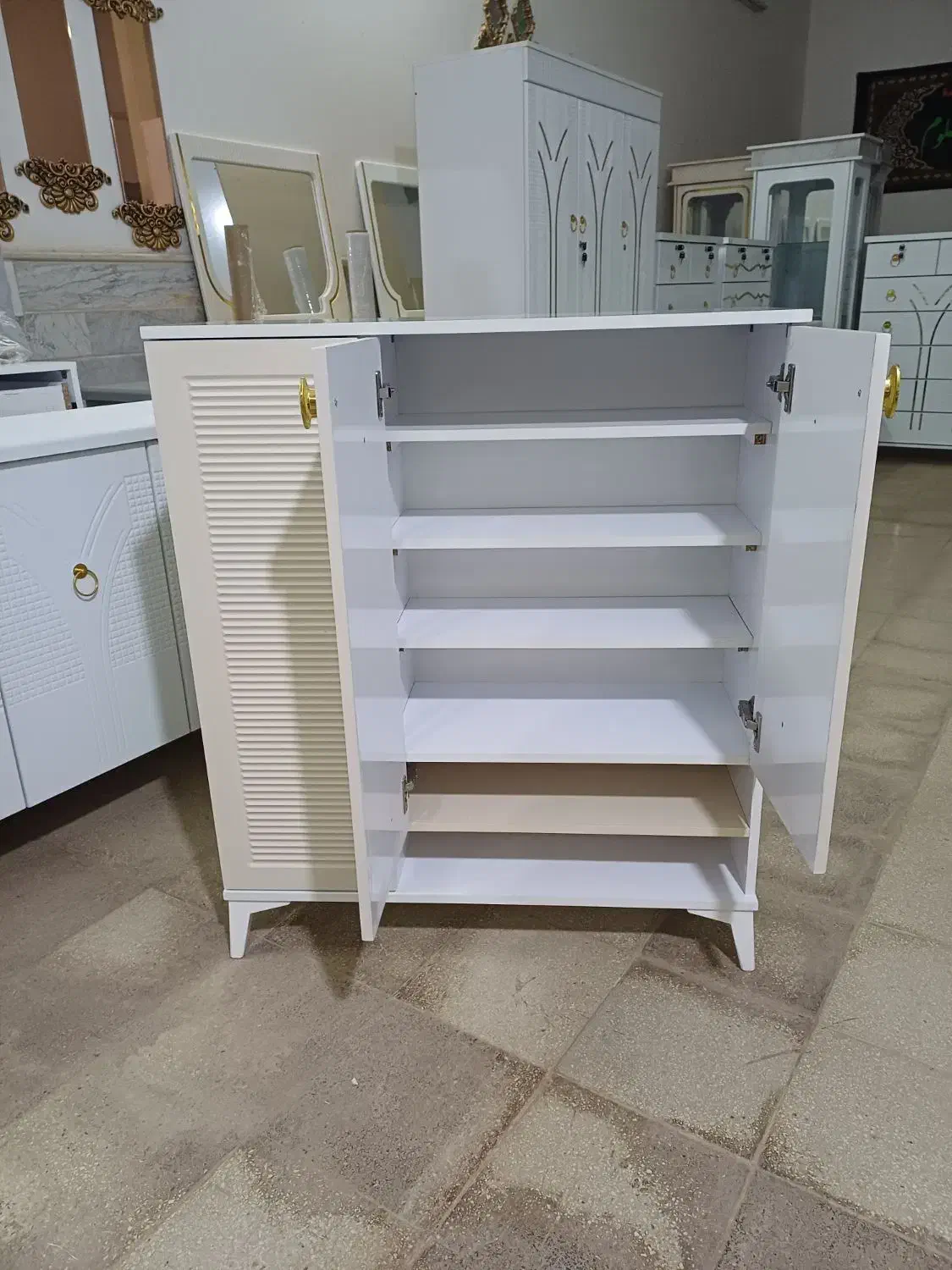 جاکفشی زیبا و جادار|جاکفشی، کمد، دراور|قم, زند آباد|دیوار