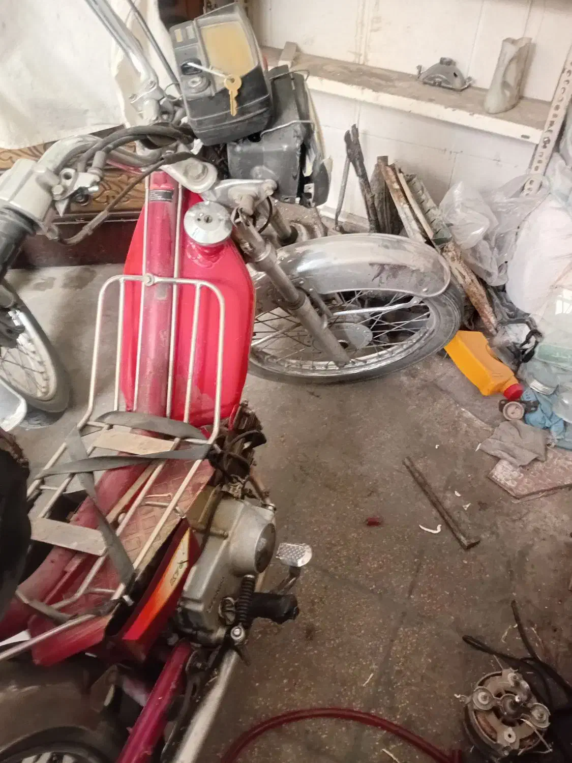 هوندا 70|موتورسیکلت|قم, نیروگاه|دیوار