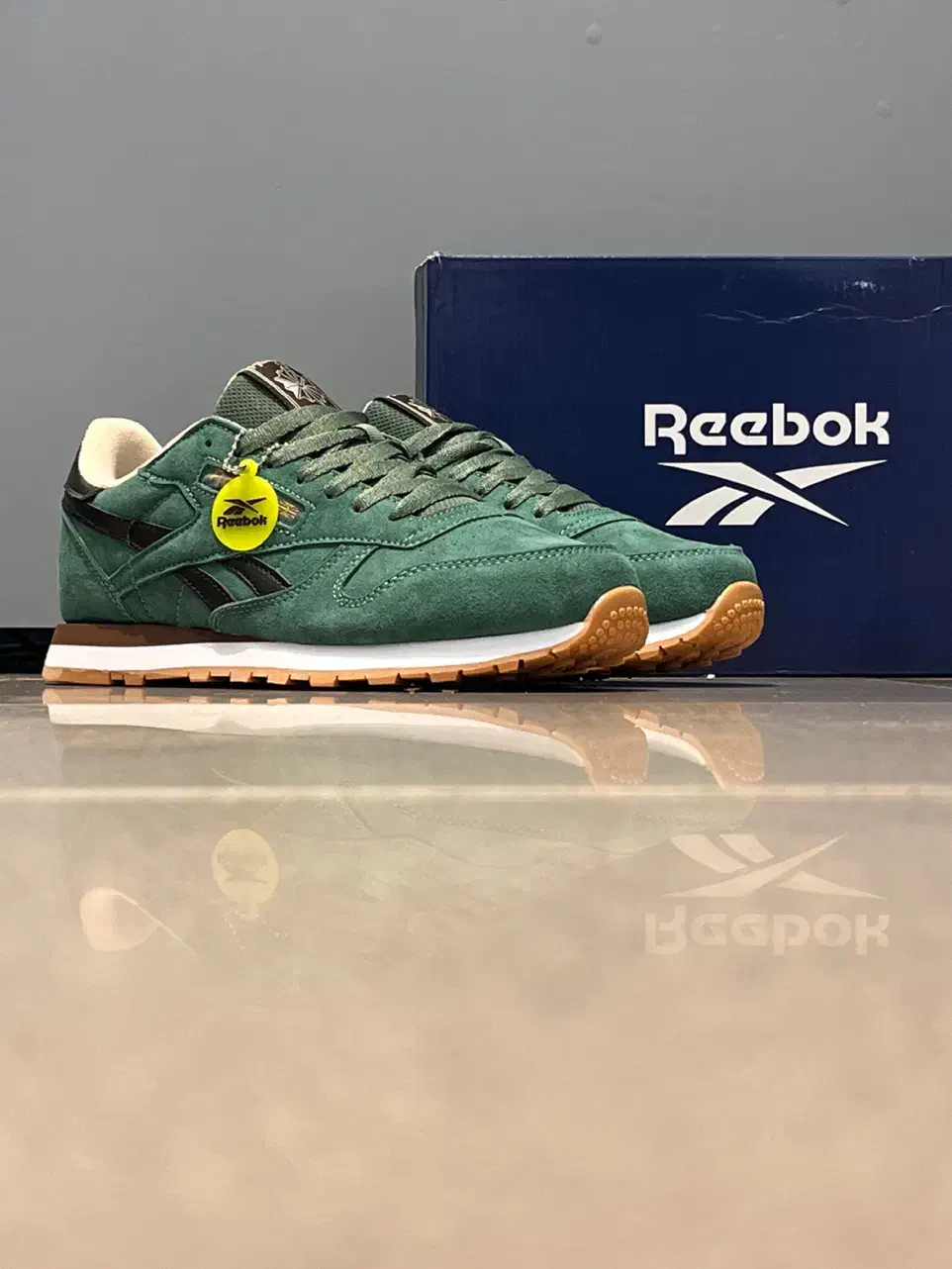 کتونی ریباک کلاسیک رنگ سبز|کیف، کفش، کمربند|تهران, باشگاه نفت|دیوار