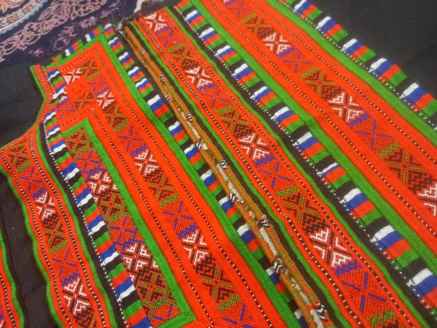 بدن استین درکشوک|لباس|سیب و سوران, |دیوار