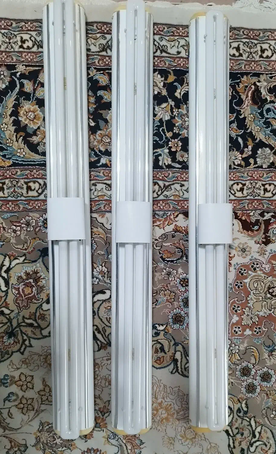 قاب مهتابی|لامپ و چراغ|اصفهان, خانه اصفهان|دیوار